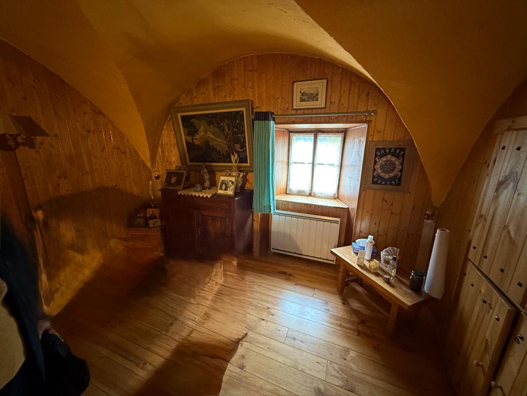 MAGLAND Ferme savoyarde coteau de MAGLAND 5 pièces , 220 000 euros 12