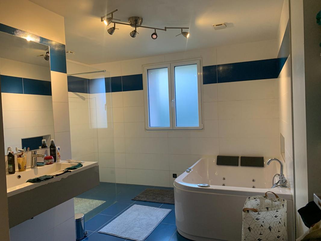 SAINT-ANTONIN-DE-SOMMAIRE Belle et grande maison moderne au calme ! 7