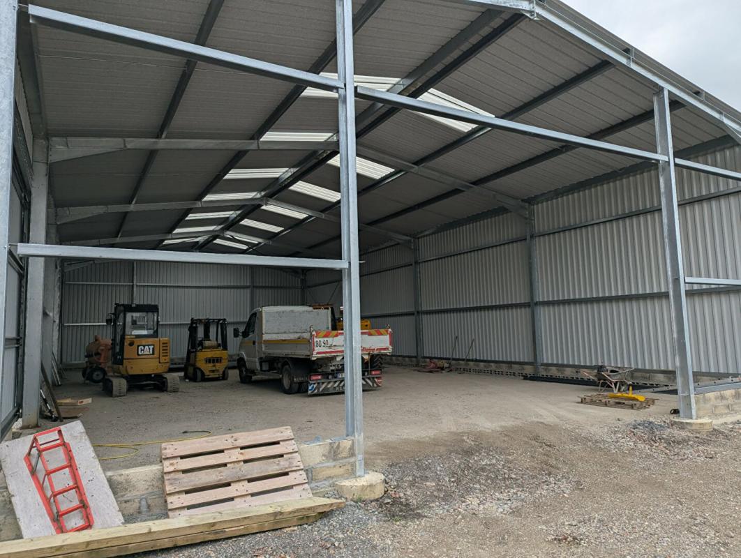 COMPIEGNE LACROIX SAINT OUEN - Local d'activité 300 m² 1