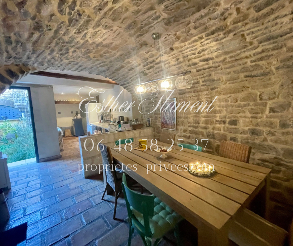 CAVEIRAC Maison en pierre de caractère 14