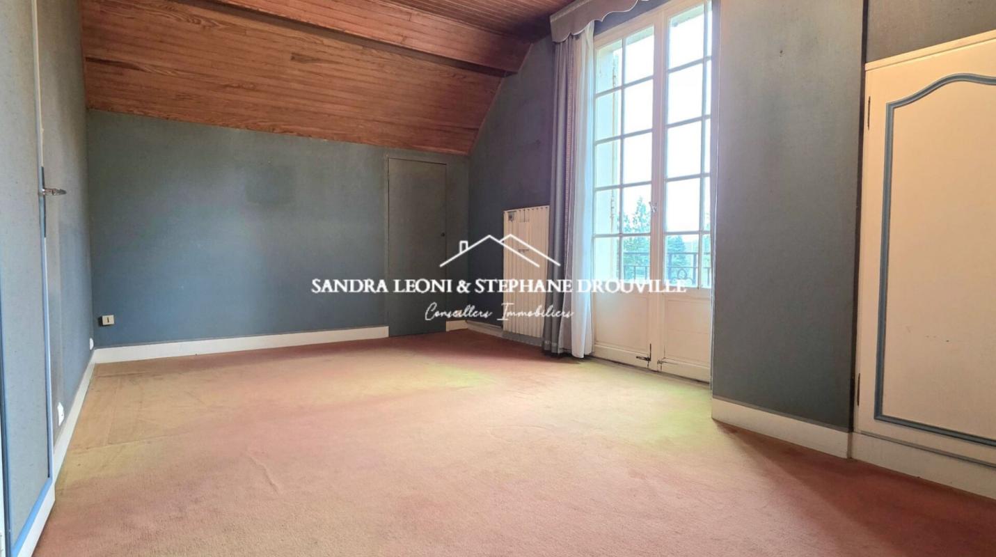 JOUY JOUY - CHARMANTE MAISON de 115 m2, 5 PIECES 7