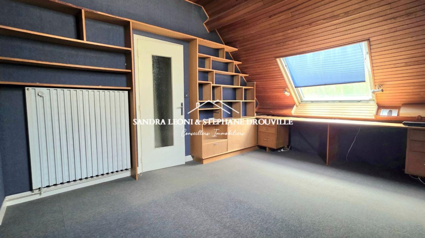 JOUY JOUY - CHARMANTE MAISON de 115 m2, 5 PIECES 8