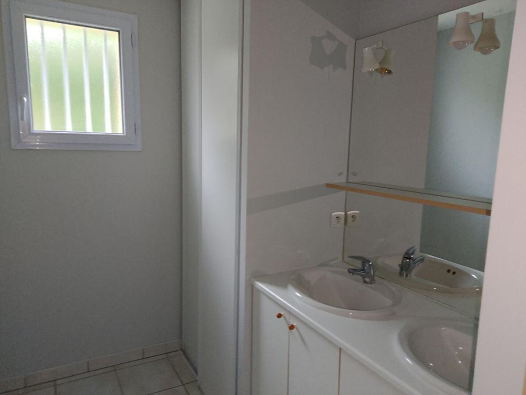 ROUILLAC Maison plain pied proche Rouillac 4 Ch, 105 m², Terrain 1000m² 5