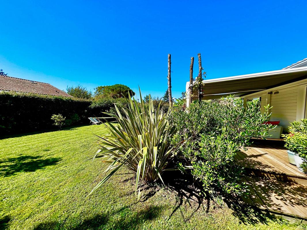 LEGE-CAP-FERRET Superbe villa de plain-pied, sur beau jardin intimiste 17