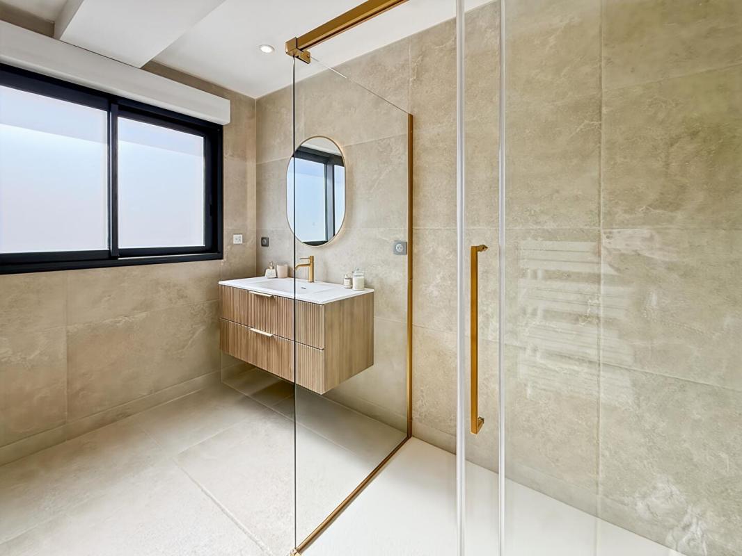 SAINT-REMY-DE-PROVENCE Maison contemporaine à vendre proche de Saint-Rémy-de-Provence 11