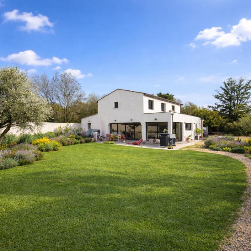 SAINT-REMY-DE-PROVENCE Maison contemporaine à vendre proche de Saint-Rémy-de-Provence 17