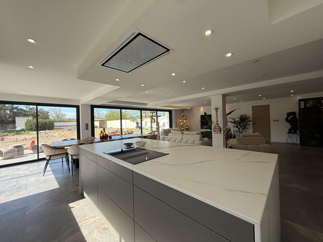 SAINT-REMY-DE-PROVENCE Maison contemporaine à vendre proche de Saint-Rémy-de-Provence 4