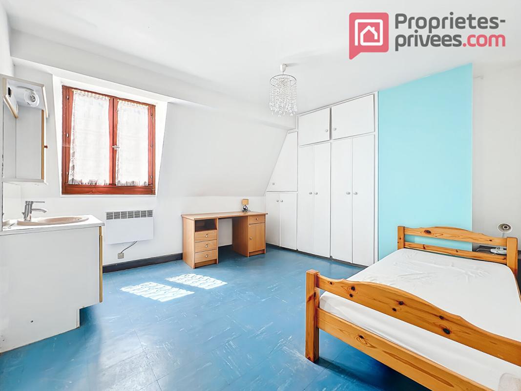 LILLE À vendre -  Maison 8 chambres - 207 m² habitables - 3 garages -Jardin - Quartier recherché de Lille - Vieux lille 9