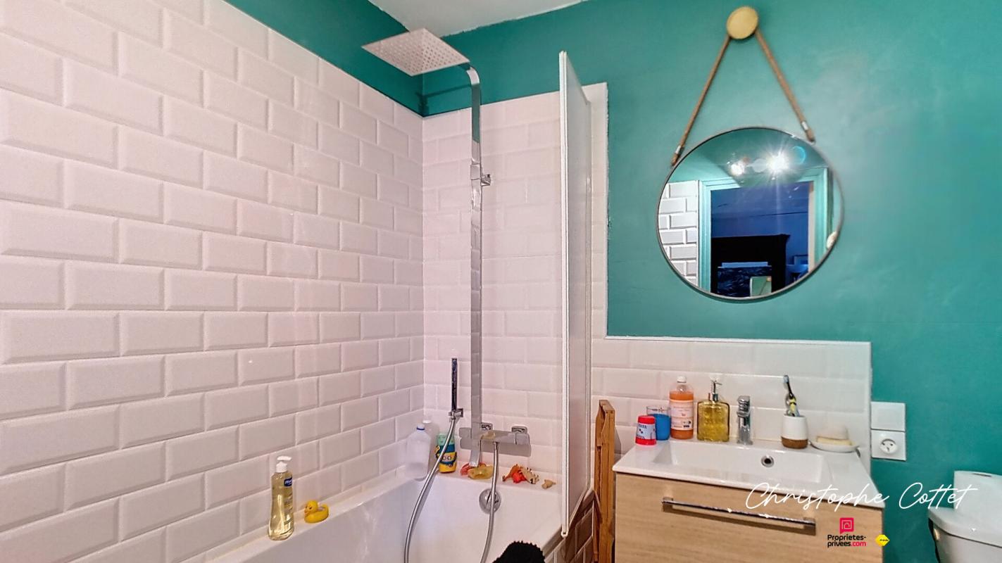 BONNES Maison en pierre de caractère  207 m²  8 pièces Bonnes 86300 10