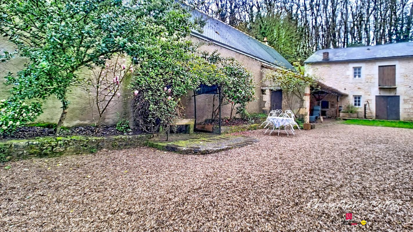 BONNES Maison en pierre de caractère  207 m²  8 pièces Bonnes 86300 14