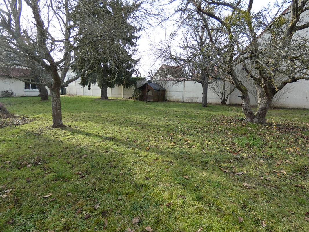 LA COUTURE-BOUSSEY Maison 3 chambres vie de plain pied 12