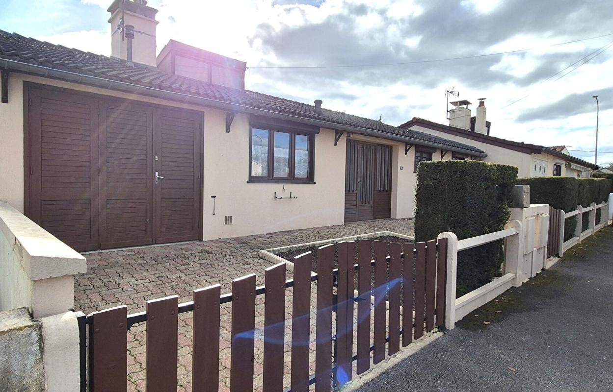 SAINT-DIZIER Belle Maison ou Pavillon de Plain-pied de 95 m² à Remettre à votre Goût et Style de Vie avec sa Cour avant, Terrasse avec Barbecue, Garage de 22 m², Appentis et un joli Terrain Clos et Entretenu de 365 m² 6