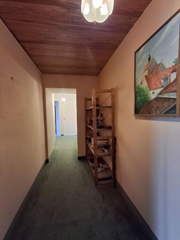 CRUGUEL Vous rêvez d'espace, de nature et d'un terrain pour vos projets ? Cette propriété pourrait bien être votre coup de coeur 13