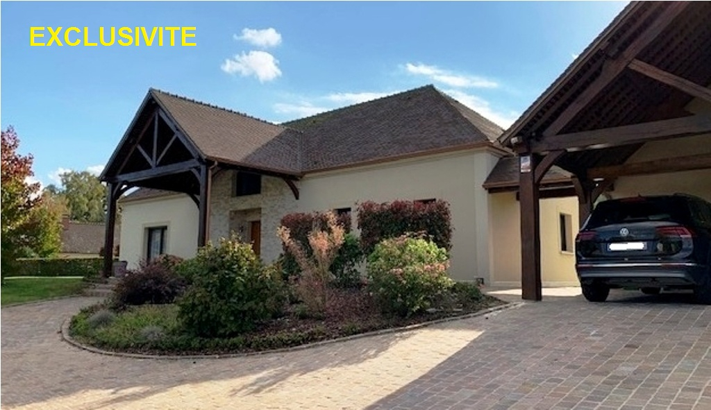 L'ISLE-ADAM Demeure de prestige de 349m2 avec piscine et grand jardin 1