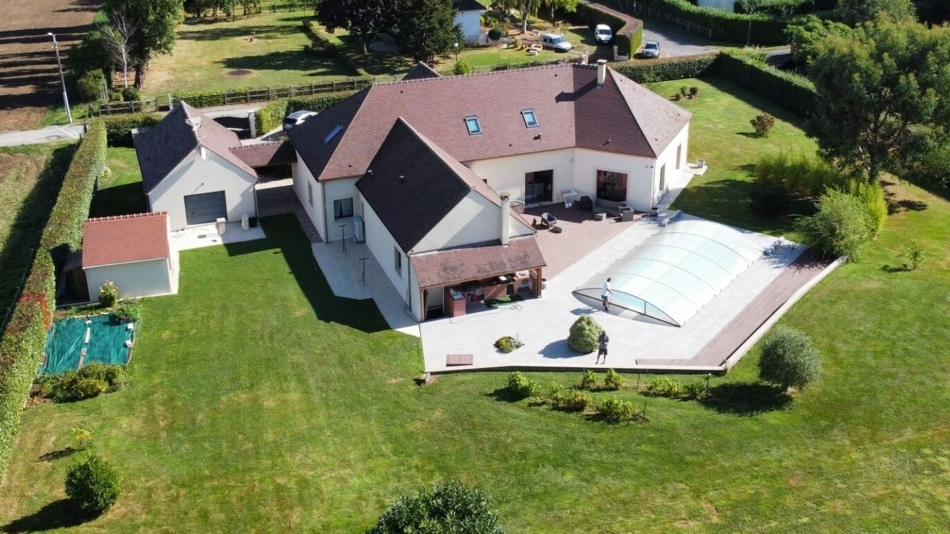 L'ISLE-ADAM Demeure de prestige de 349m2 avec piscine et grand jardin 13