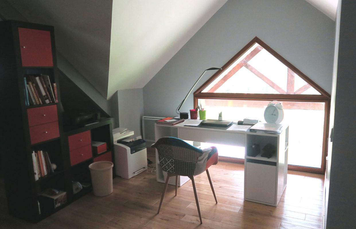 L'ISLE-ADAM Demeure de prestige de 349m2 avec piscine et grand jardin 7