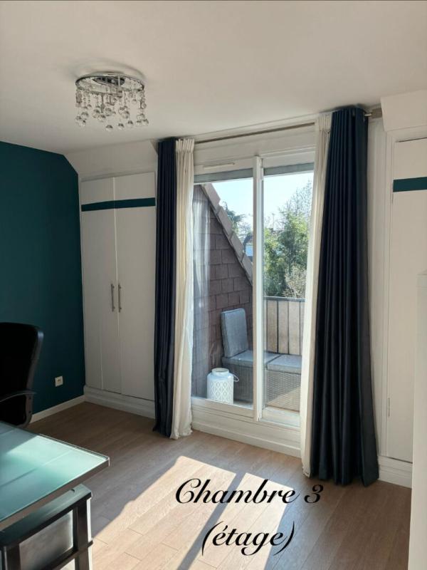 VERNEUIL-SUR-SEINE Maison familiale 6 chambres avec vie de plain-pied au calme en impasse 12