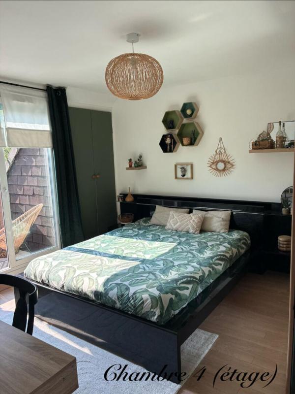 VERNEUIL-SUR-SEINE Maison familiale 6 chambres avec vie de plain-pied au calme en impasse 13