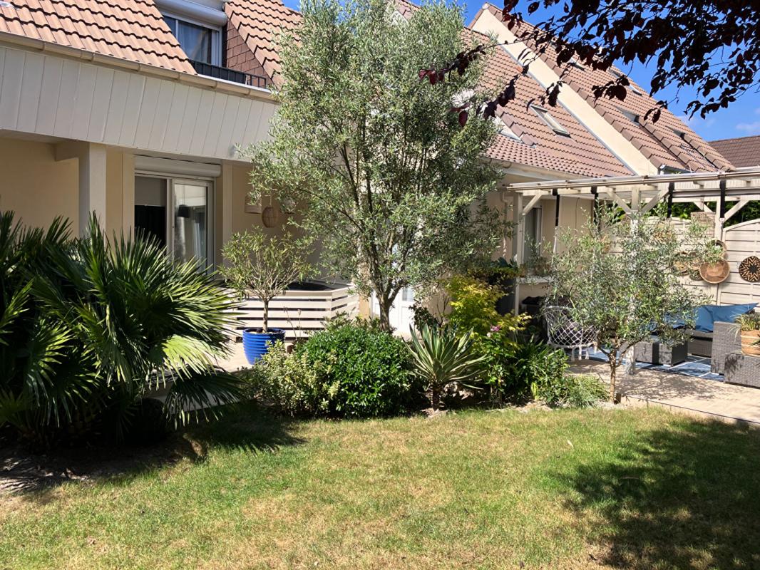 VERNEUIL-SUR-SEINE Maison familiale 6 chambres avec vie de plain-pied au calme en impasse 18