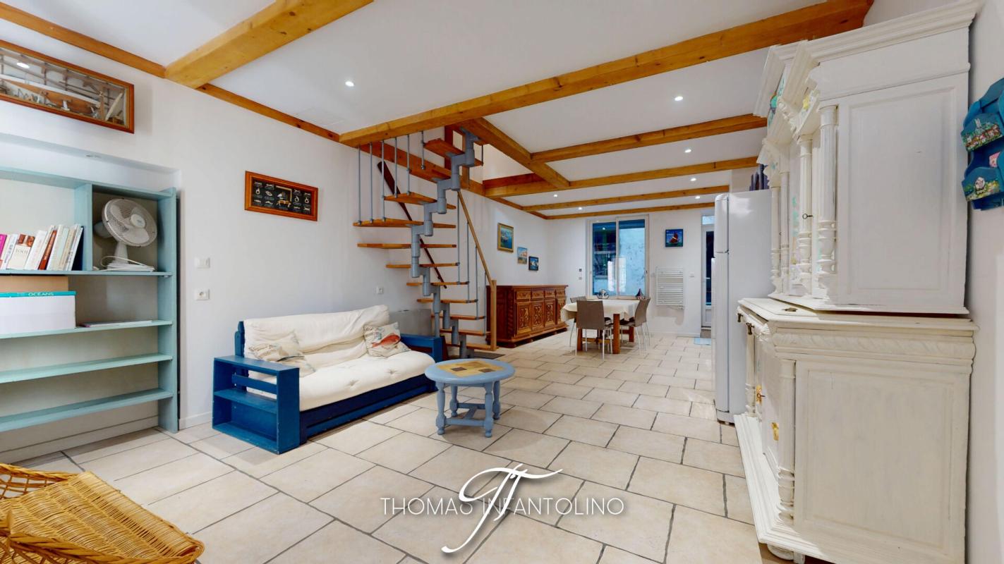 GRUISSAN EN EXCLUSIVITE - 4 CHAMBRES - 2 SALLES D'EAU - 2 WC - COUR INTERIEURE - RENOVATION COMPLÈTE 4