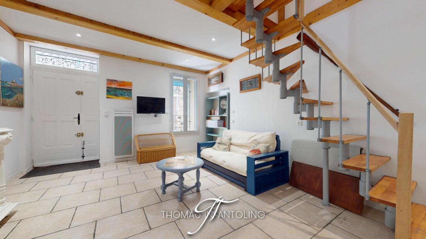 GRUISSAN EN EXCLUSIVITE - 4 CHAMBRES - 2 SALLES D'EAU - 2 WC - COUR INTERIEURE - RENOVATION COMPLÈTE 5