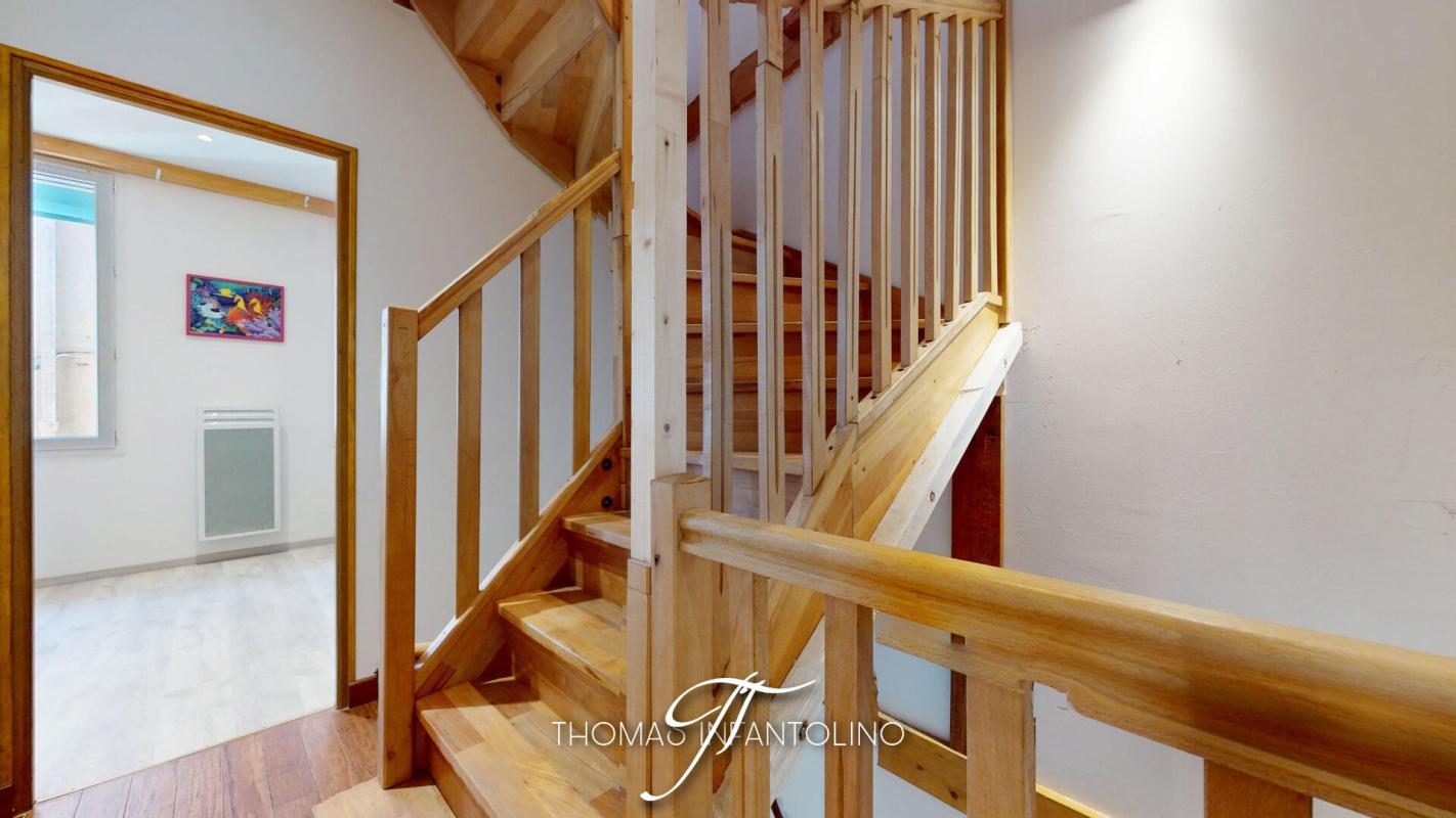 GRUISSAN EN EXCLUSIVITE - 4 CHAMBRES - 2 SALLES D'EAU - 2 WC - COUR INTERIEURE - RENOVATION COMPLÈTE 8