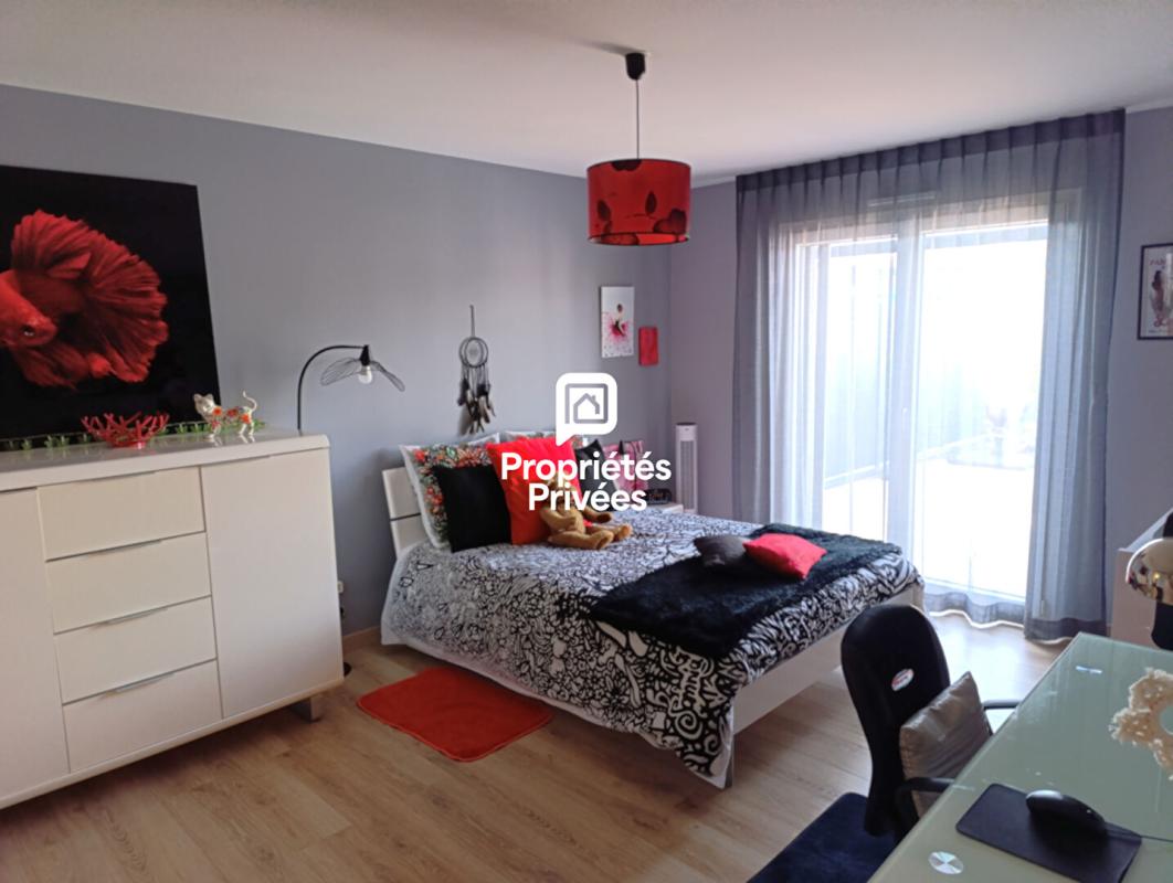 RANCENAY Secteur AVANNE-AVENEY- Maison contemporaine récente de 160 m2 avec piscine 12