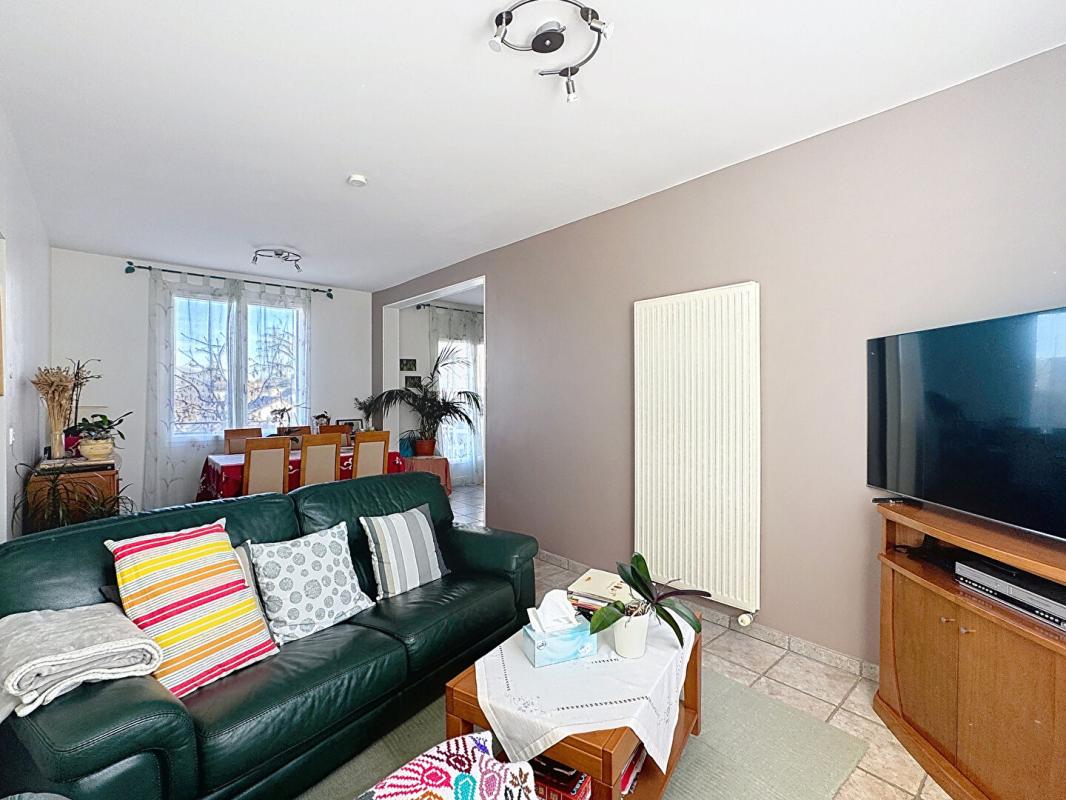 IGNY Gommonvilliers  Maison familiale lumineuse avec terrasse plein Sud et fort potentiel 5