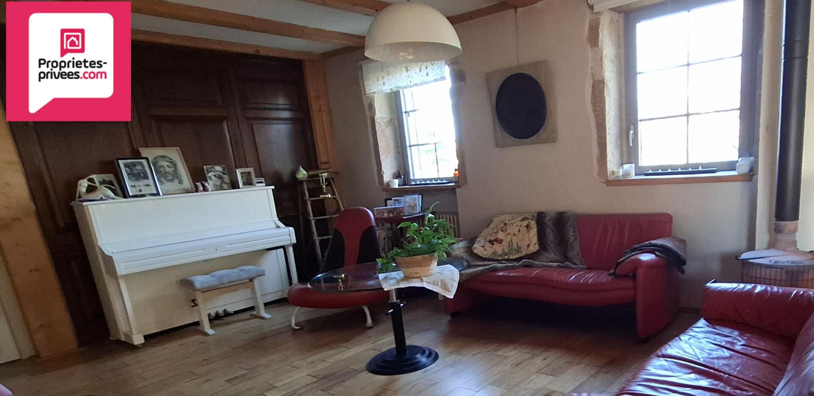 SAINT-AMOUR Moulin sur 2,4 hectares à Saint Amour 12