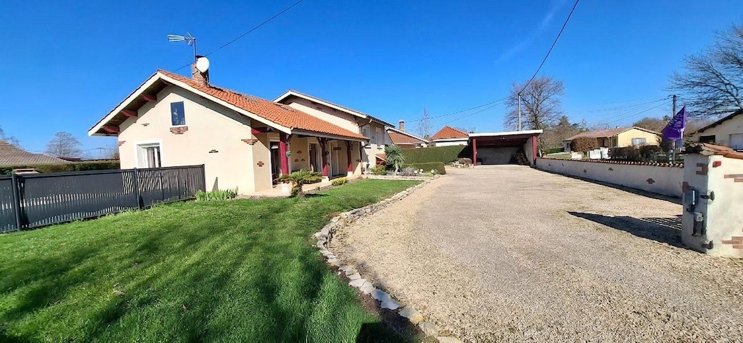 MEILLONNAS Maison Meillonnas plain pied 102 m2 avec piscine 1