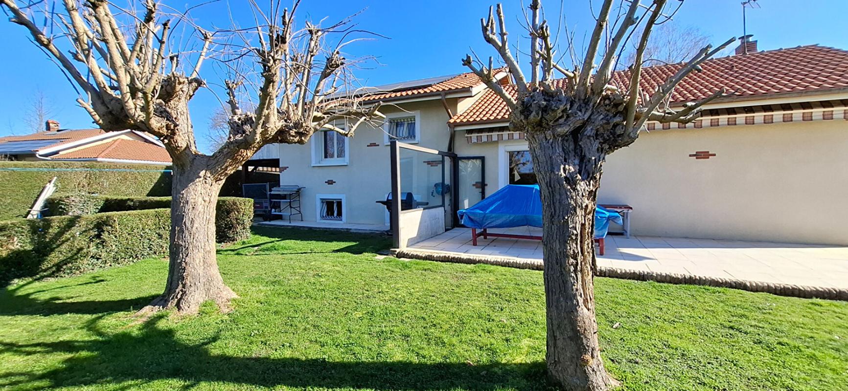 MEILLONNAS Maison Meillonnas plain pied 102 m2 avec piscine 13