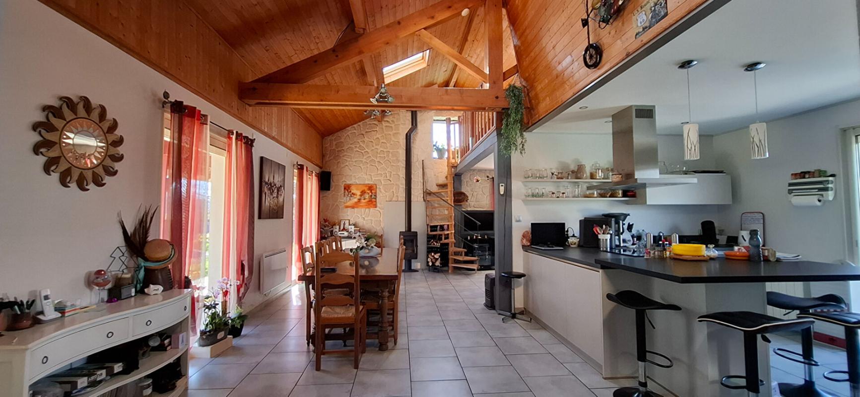 MEILLONNAS Maison Meillonnas plain pied 102 m2 avec piscine 6