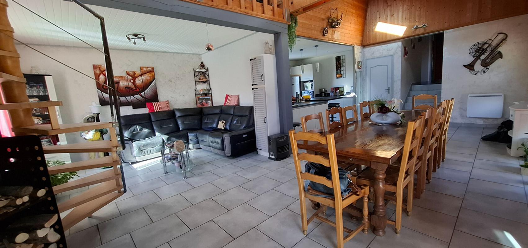 MEILLONNAS Maison Meillonnas plain pied 102 m2 avec piscine 7