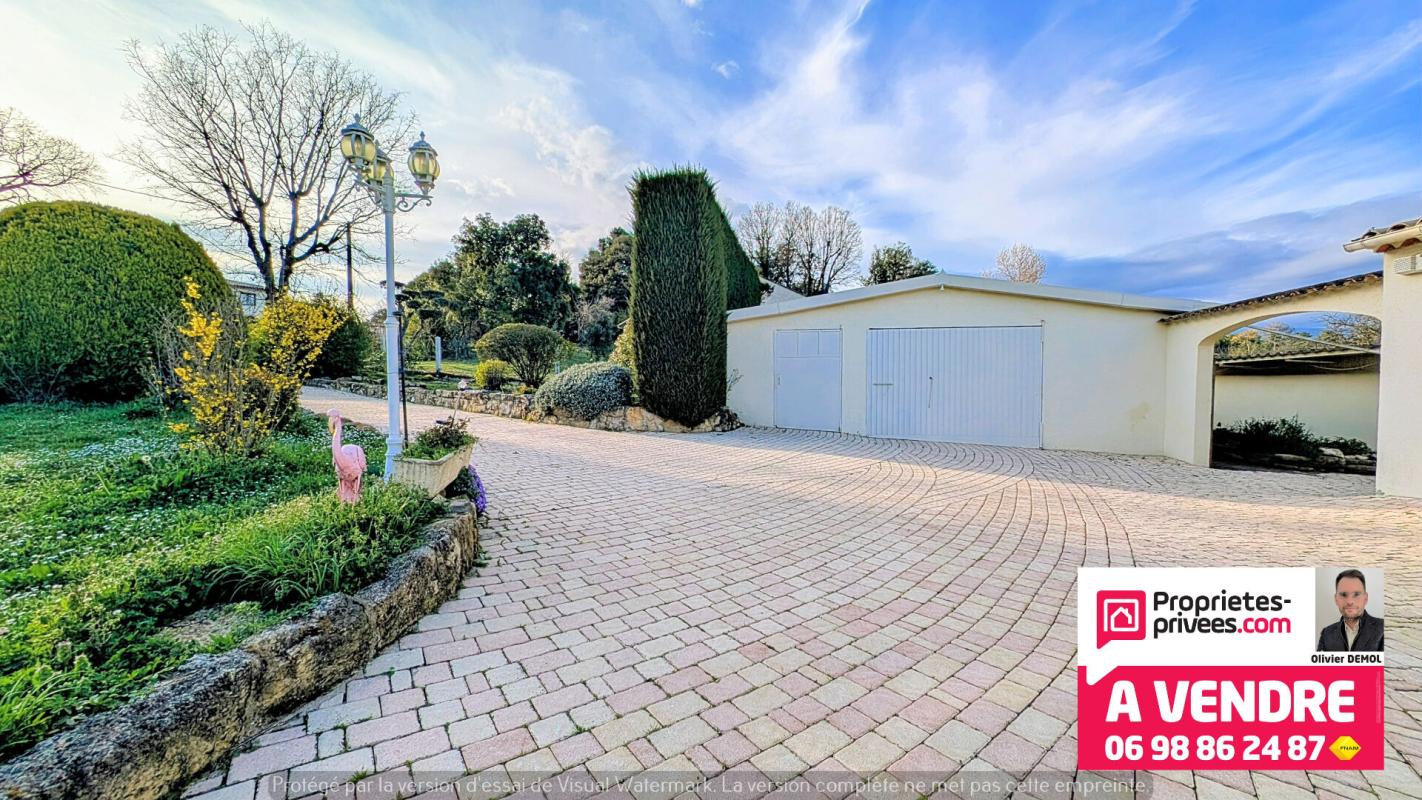 MONTAUROUX VASTE PROPRIETE EN DEUX HABITATIONS ET NOMBREUSES DEPENDANCES ! 15