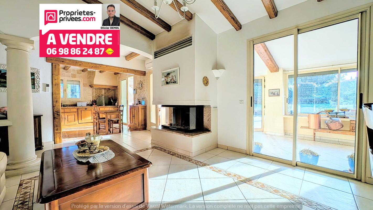 MONTAUROUX VASTE PROPRIETE EN DEUX HABITATIONS ET NOMBREUSES DEPENDANCES ! 4