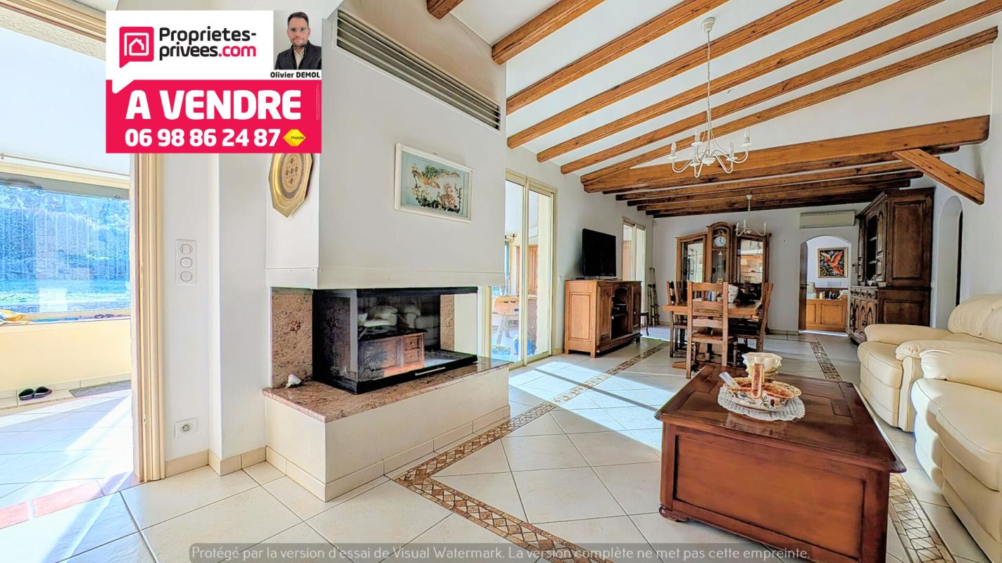 MONTAUROUX VASTE PROPRIETE EN DEUX HABITATIONS ET NOMBREUSES DEPENDANCES ! 5