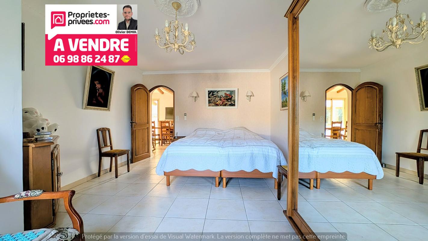 MONTAUROUX VASTE PROPRIETE EN DEUX HABITATIONS ET NOMBREUSES DEPENDANCES ! 7