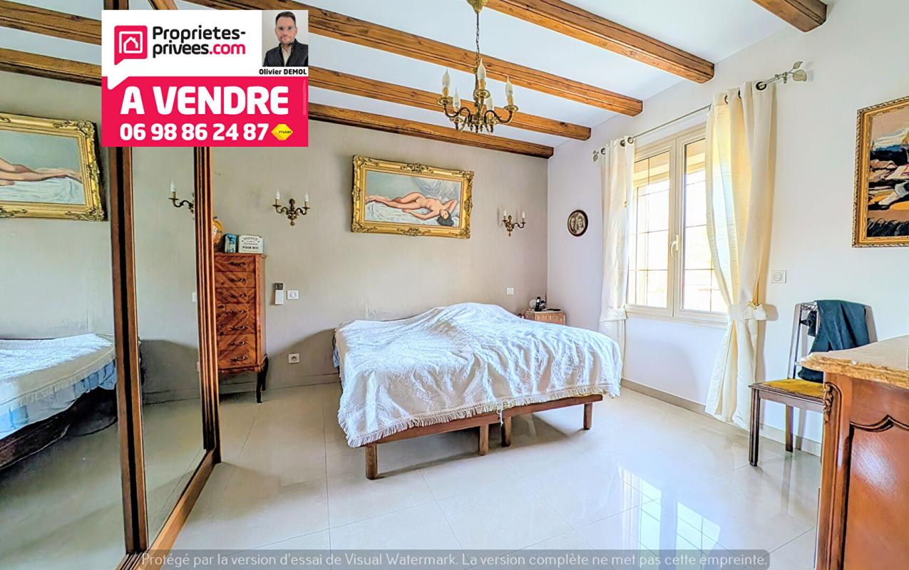 MONTAUROUX VASTE PROPRIETE EN DEUX HABITATIONS ET NOMBREUSES DEPENDANCES ! 9