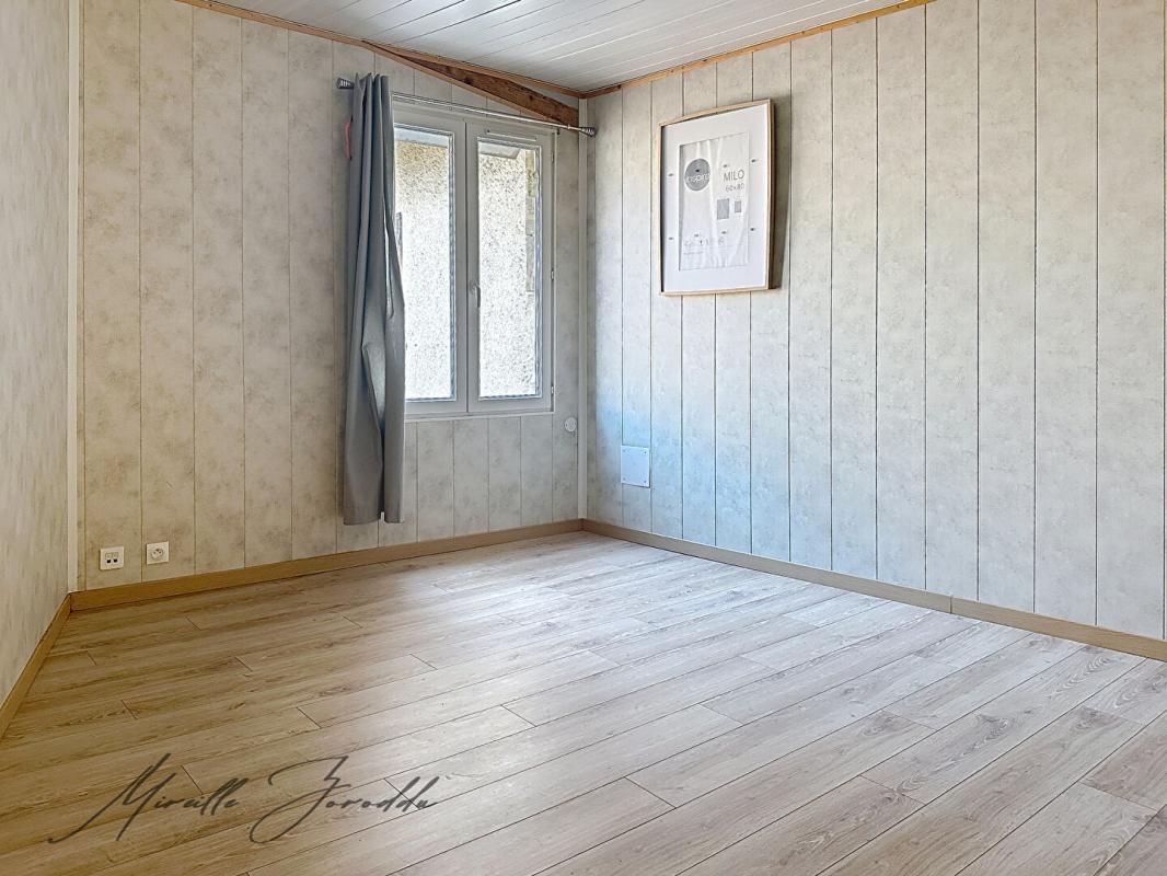 BEAUCAIRE BEAUCAIRE A VENDRE MAISON DE VILLE AVEC TERRASSE 4 PIECES 74 m² ET CAVE 5