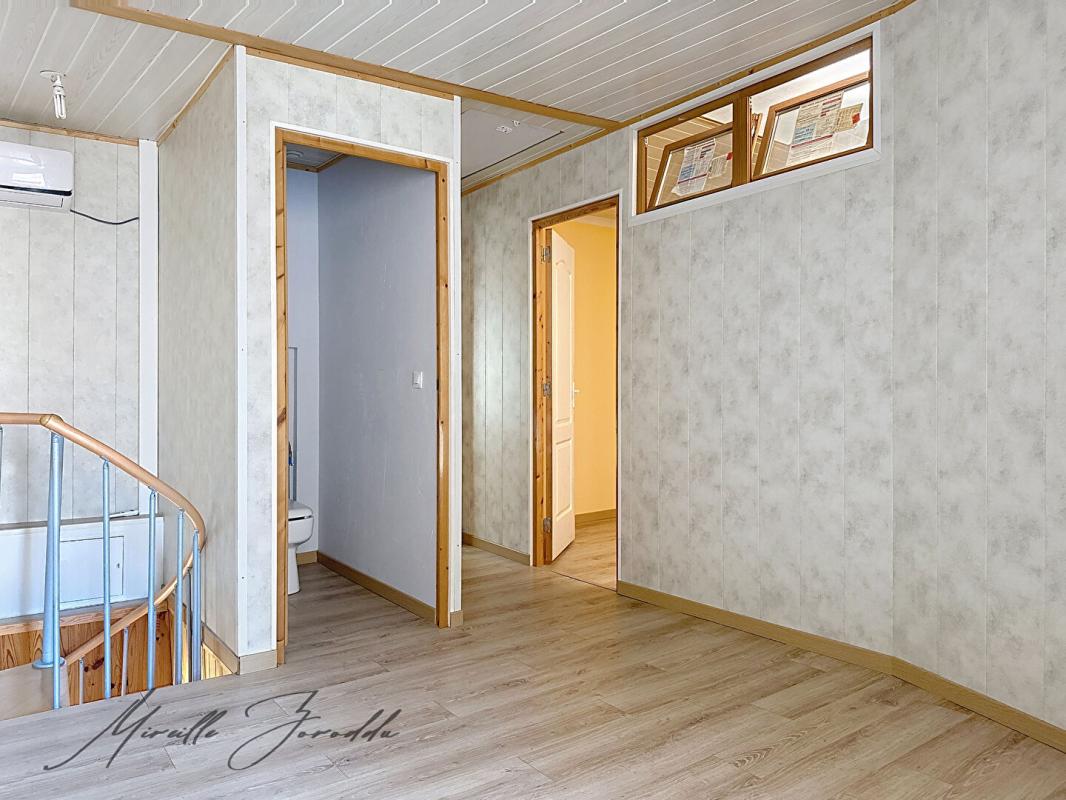 BEAUCAIRE BEAUCAIRE A VENDRE MAISON DE VILLE AVEC TERRASSE 4 PIECES 74 m² ET CAVE 6