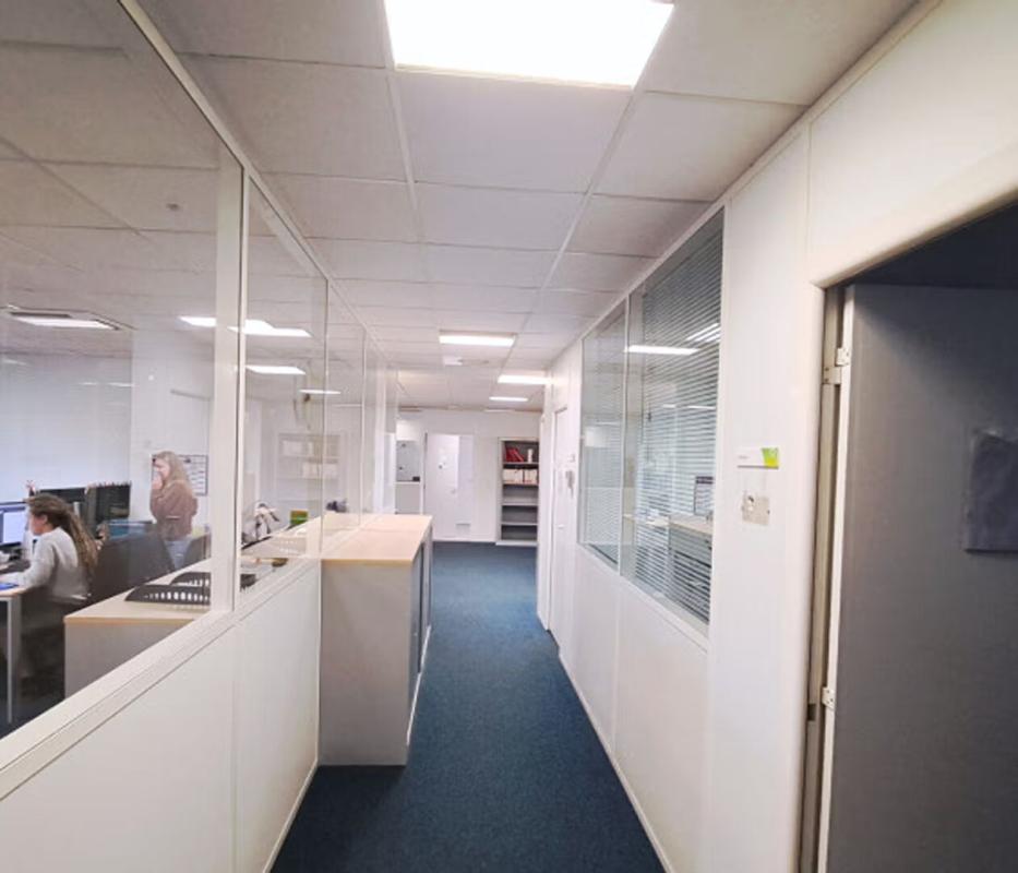 LABEGE LABÈGE -  BUREAUX & STOCKAGE (296 m²) 1