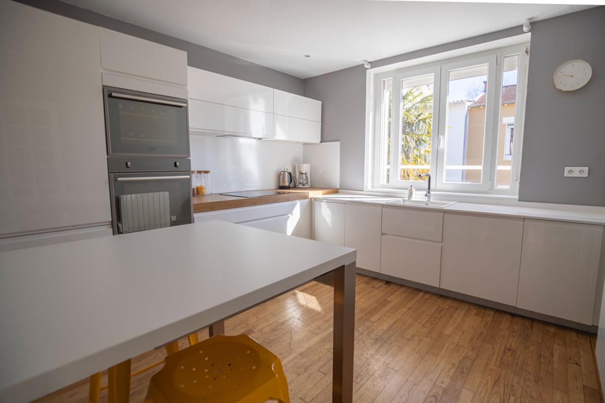 LIMOGES Maison  6 pièce(s) 156 m2 Limoges Beaublanc 10