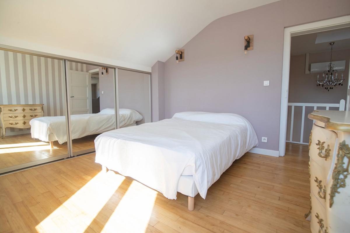 LIMOGES Maison  6 pièce(s) 156 m2 Limoges Beaublanc 11