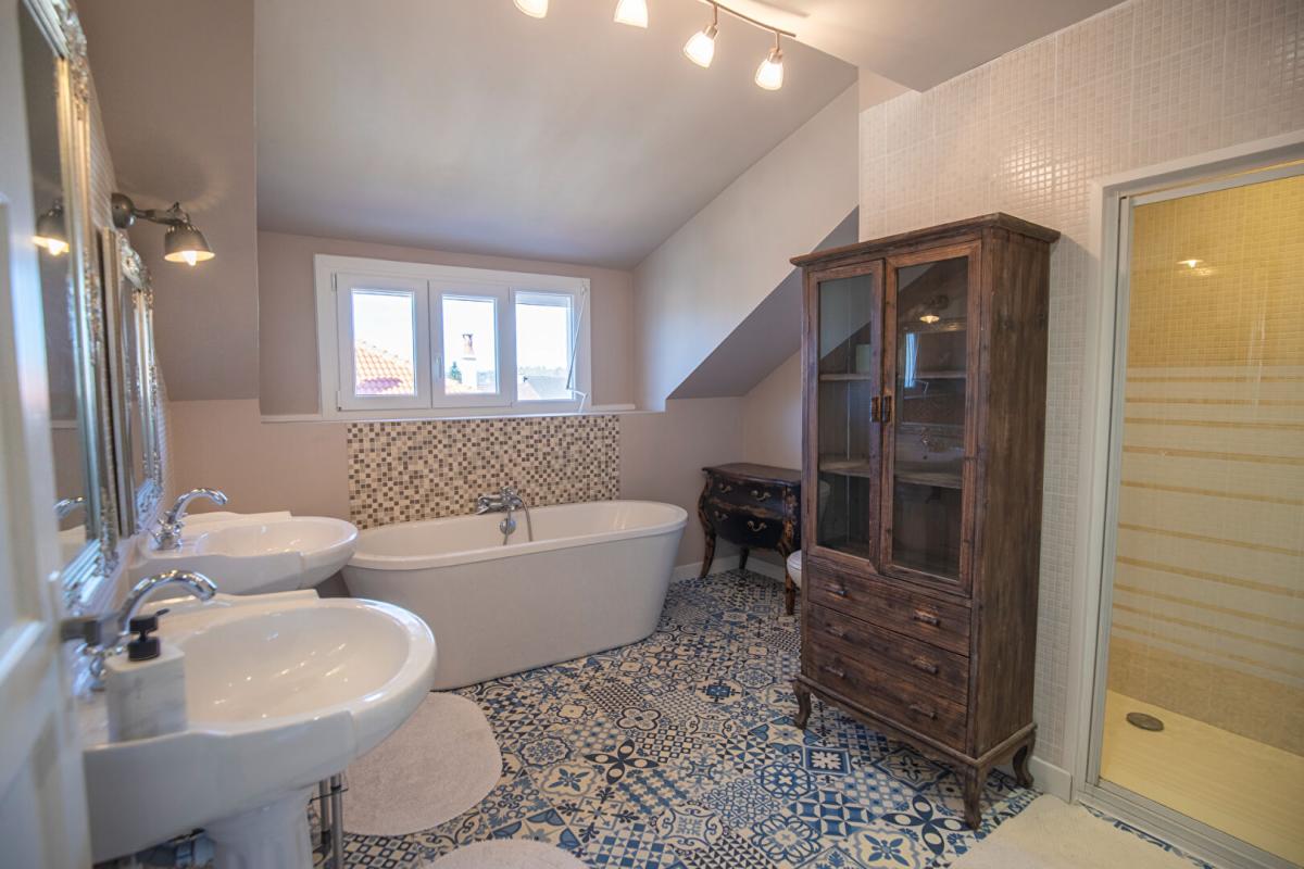 LIMOGES Maison  6 pièce(s) 156 m2 Limoges Beaublanc 13