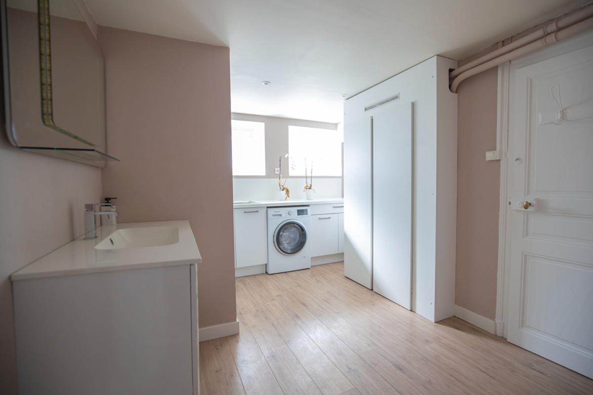 LIMOGES Maison  6 pièce(s) 156 m2 Limoges Beaublanc 17