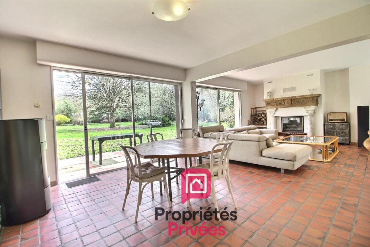 PAUCOURT 1h15 de PARIS - PROPRIETE de 245 m2 env. GARAGE, 5400 m2 de PARC ARBORE, AU COEUR DE LA NATURE 5