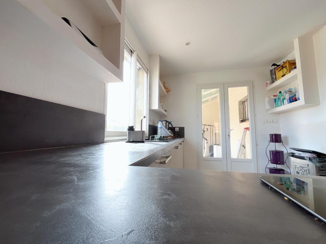 PERPIGNAN Magnifique maison en R+1 de 190 m²  comprenant 6 chambres sur un terrain 3 faces de 450 m² dans un secteur calme 10