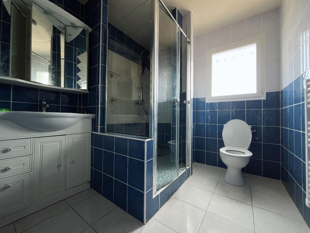 PERPIGNAN Magnifique maison en R+1 de 190 m²  comprenant 6 chambres sur un terrain 3 faces de 450 m² dans un secteur calme 16