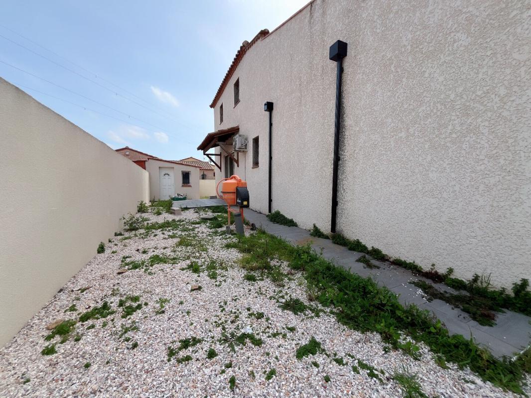 PERPIGNAN Magnifique maison en R+1 de 190 m²  comprenant 6 chambres sur un terrain 3 faces de 450 m² dans un secteur calme 3
