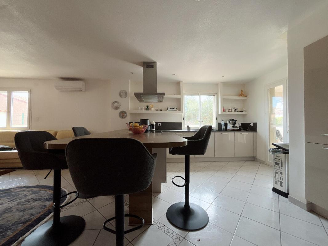 PERPIGNAN Magnifique maison en R+1 de 190 m²  comprenant 6 chambres sur un terrain 3 faces de 450 m² dans un secteur calme 5